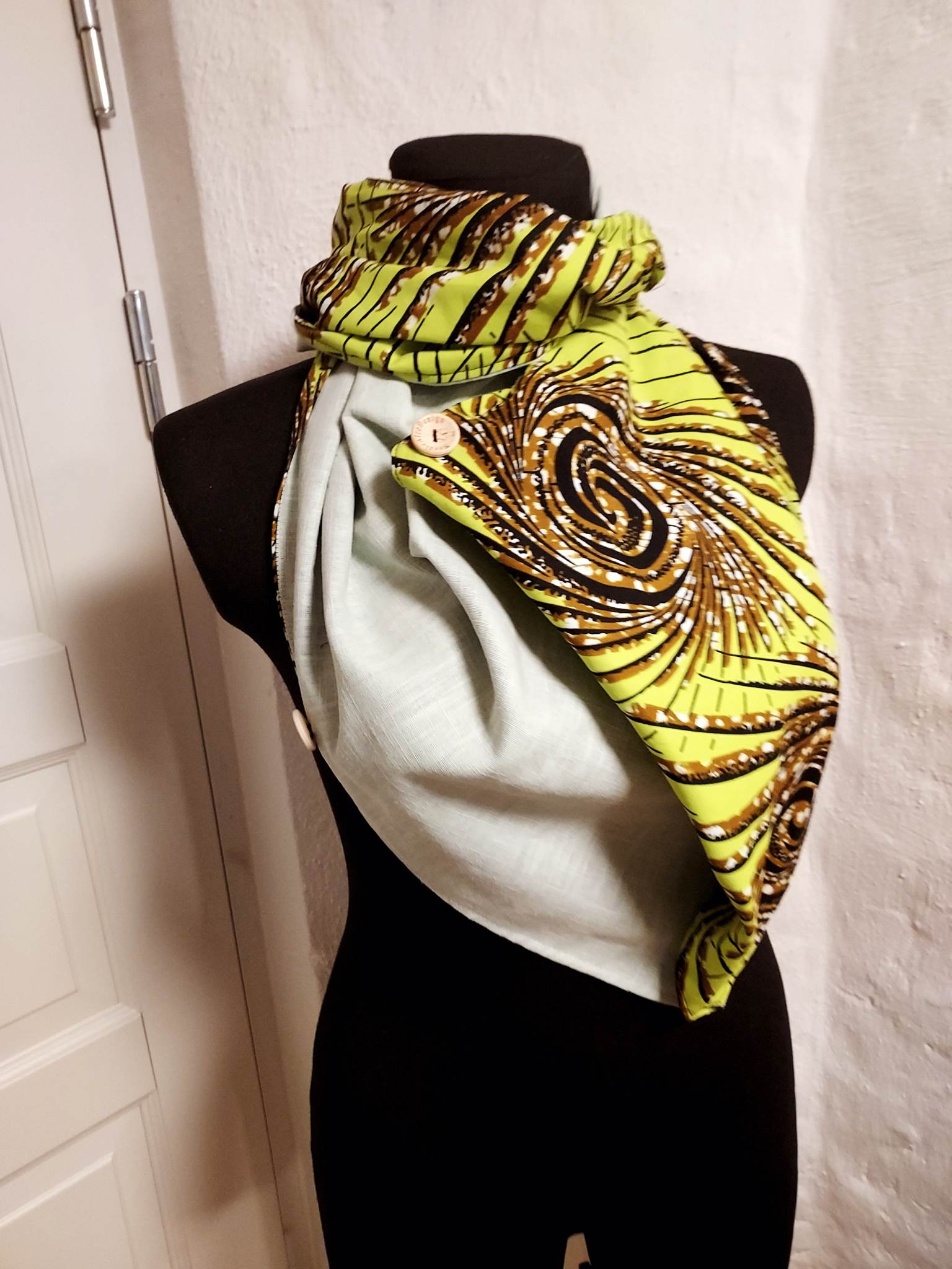 Lightweight organic scarves