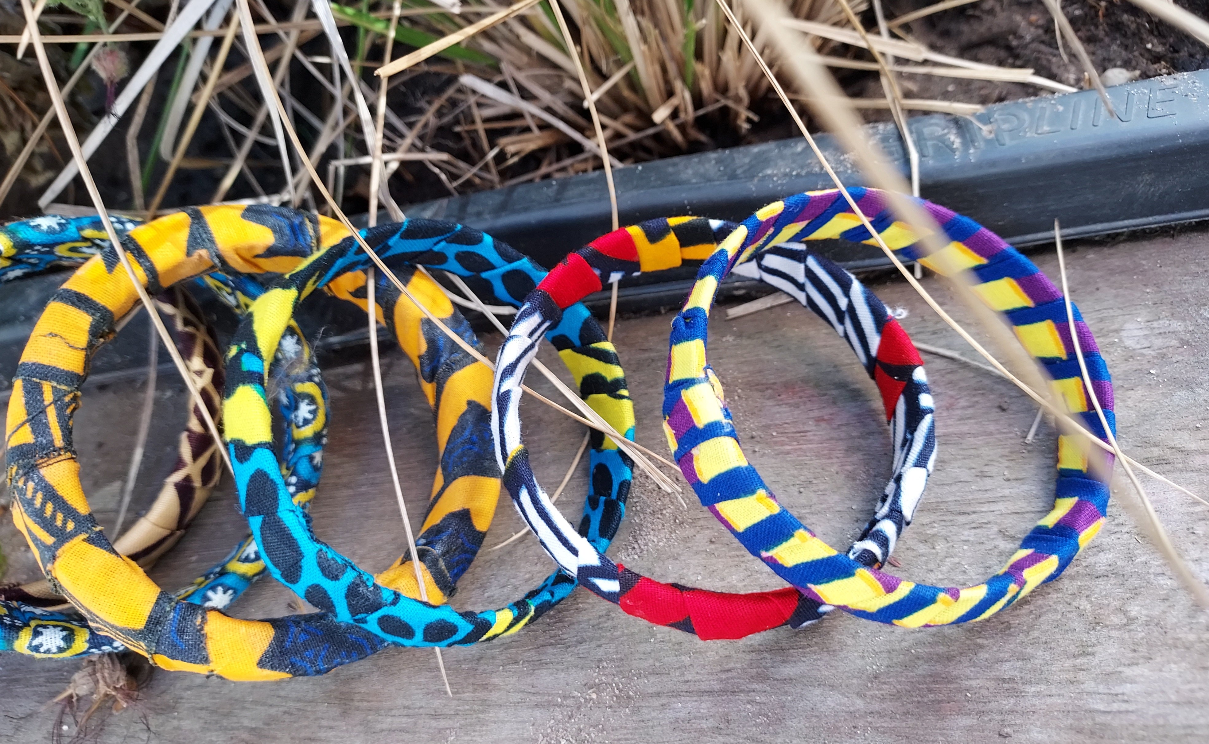 Afrikanske stofarmbånd /African fabric bracelets